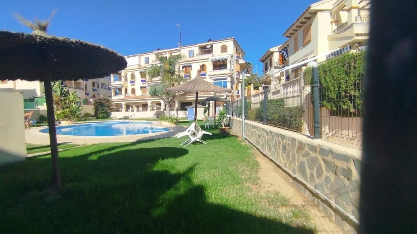 Resale - Apartment - Torrevieja - Cabo Cervera