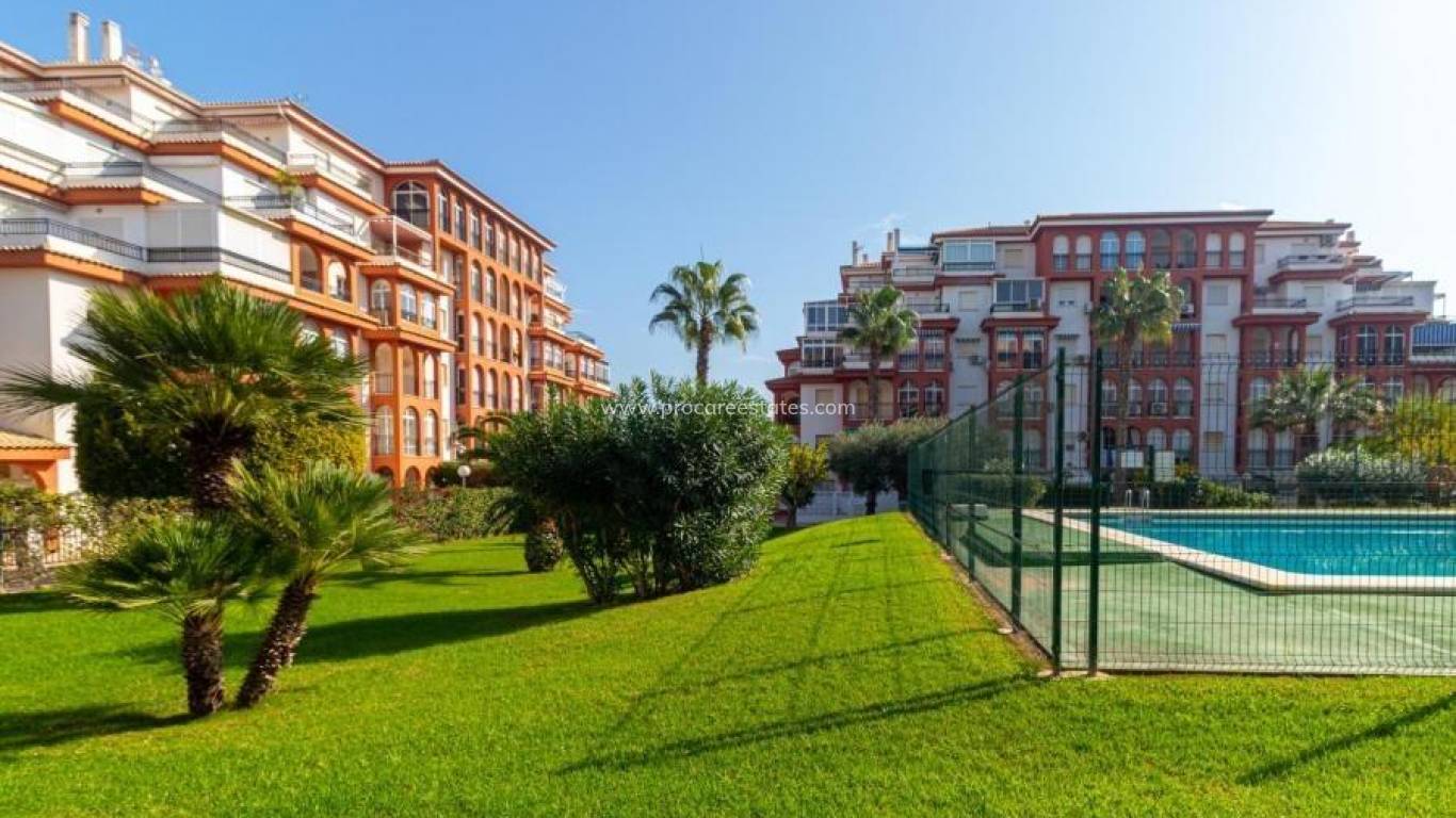 Resale - Apartment - Torrevieja - Cabo Cervera