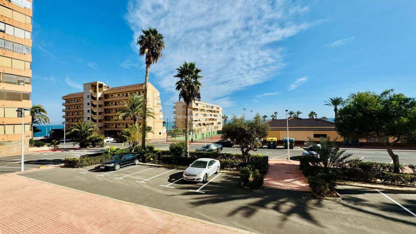 Resale - Apartment - Torrevieja - Cabo Cervera