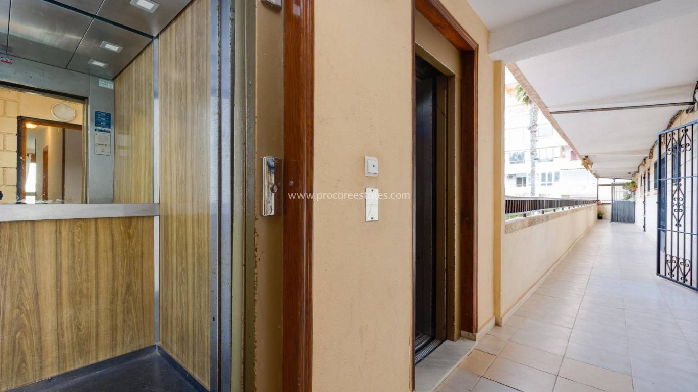 Resale - Apartment - Torrevieja - Cabo Cervera