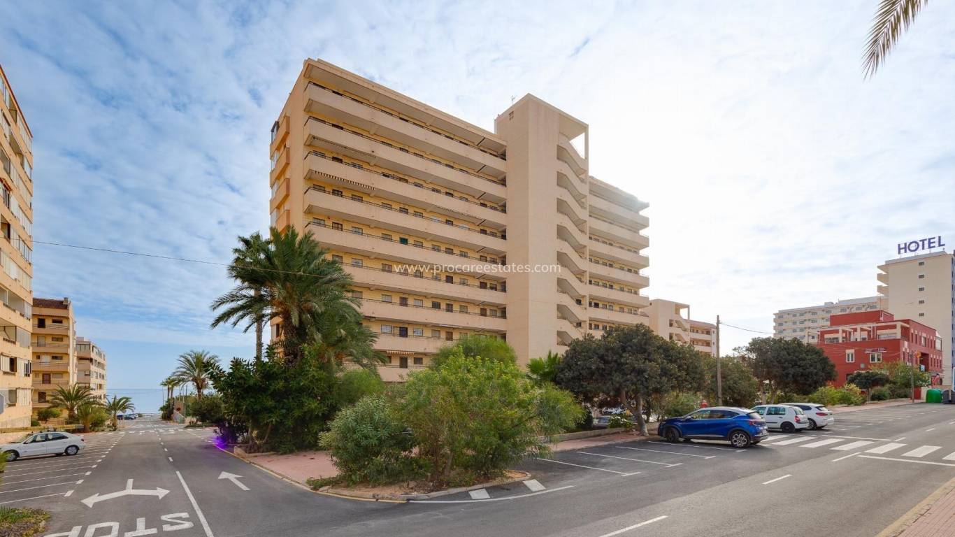 Resale - Apartment - Torrevieja - Cabo Cervera