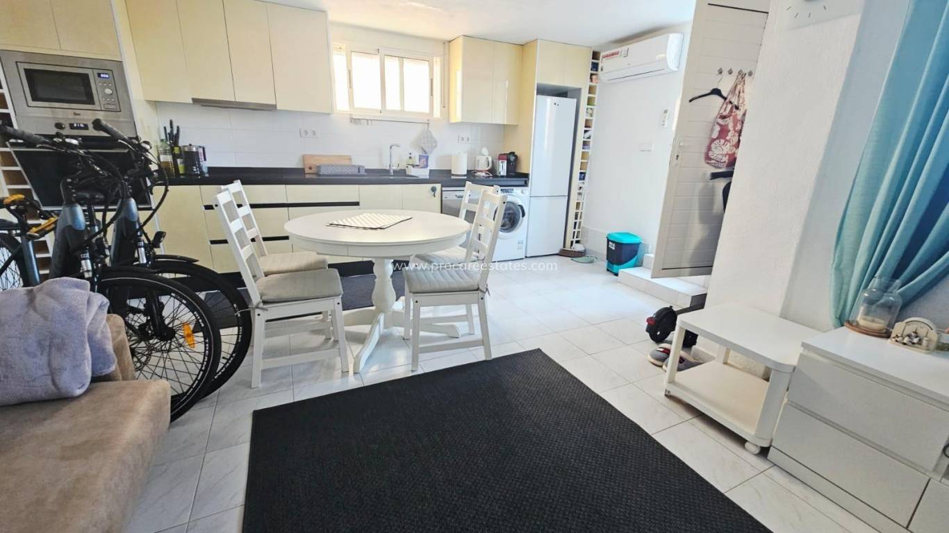 Resale - Apartment - Torrevieja - Cabo Cervera