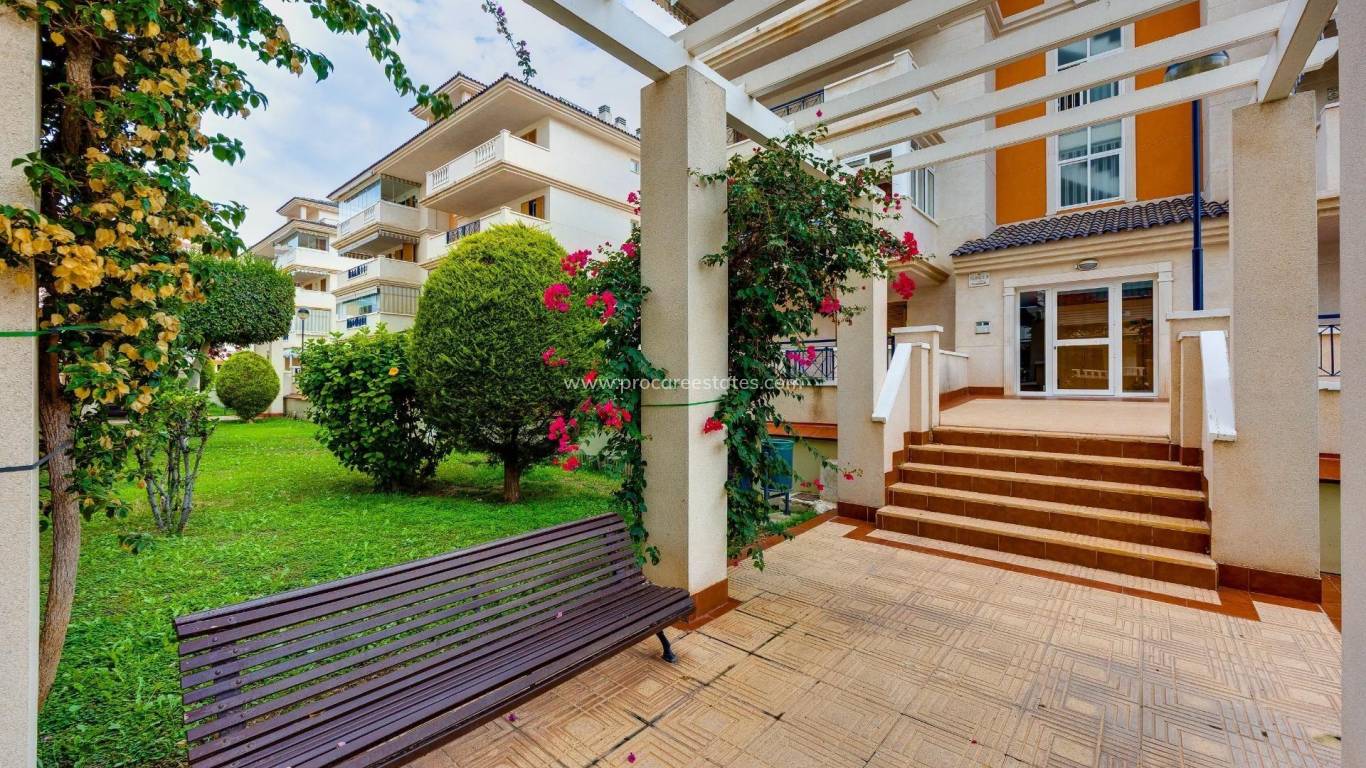 Resale - Apartment - Torrevieja - Cabo Cervera