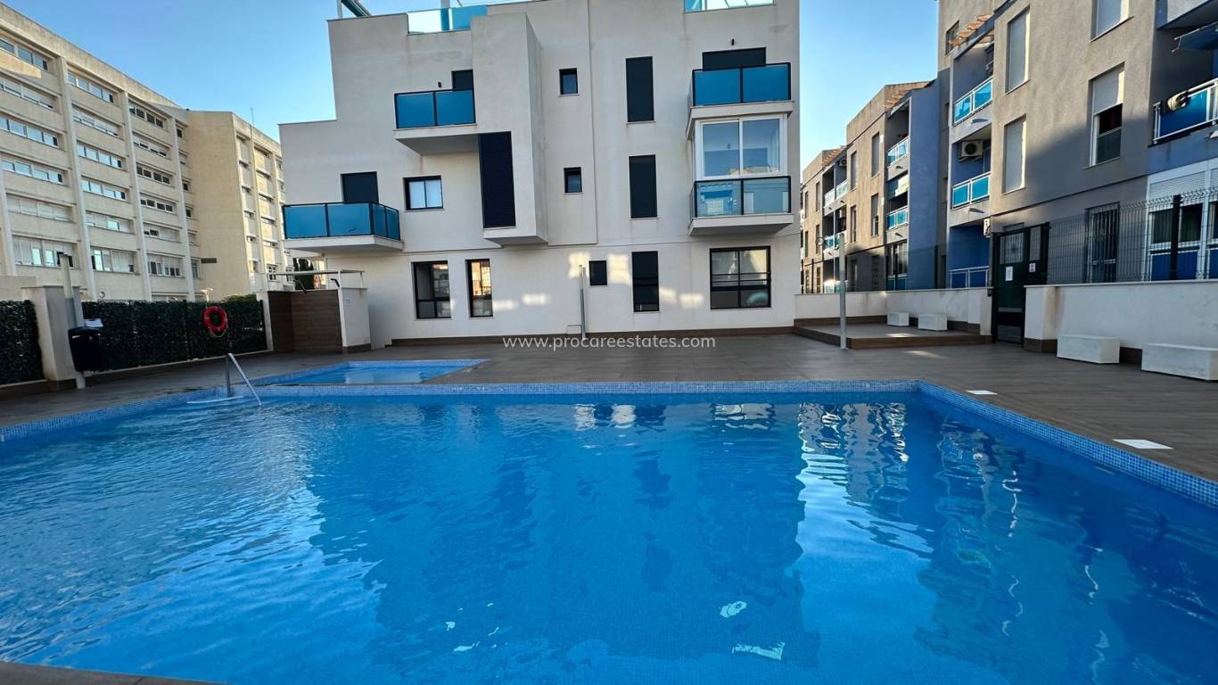 Resale - Apartment - Torrevieja - Calas Blancas