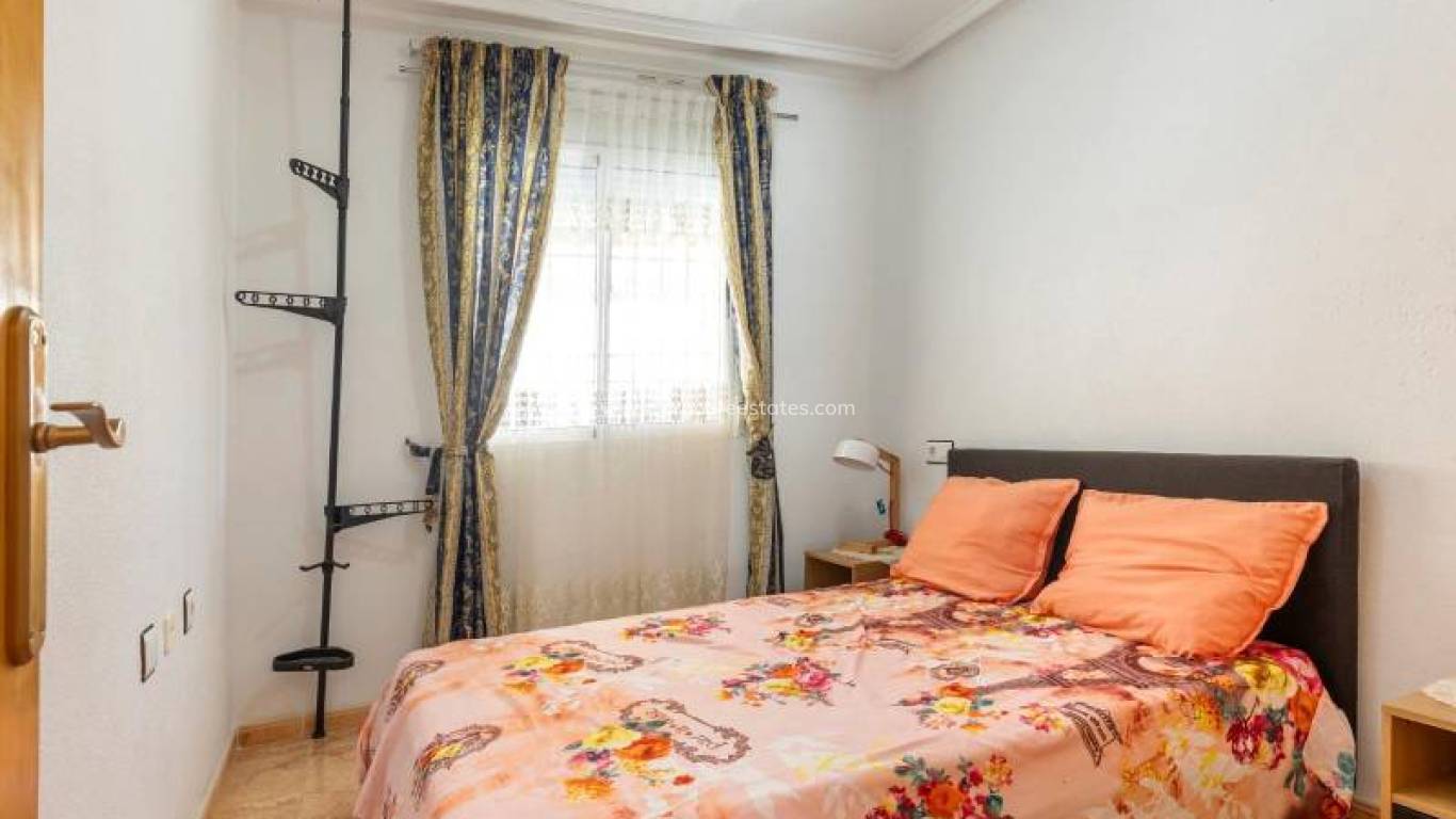 Resale - Apartment - Torrevieja - Carrefour Area