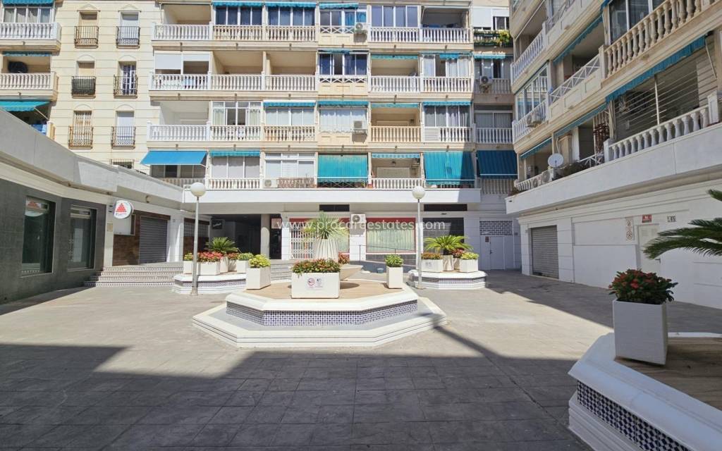 Resale - Apartment - Torrevieja - Carrefour Area