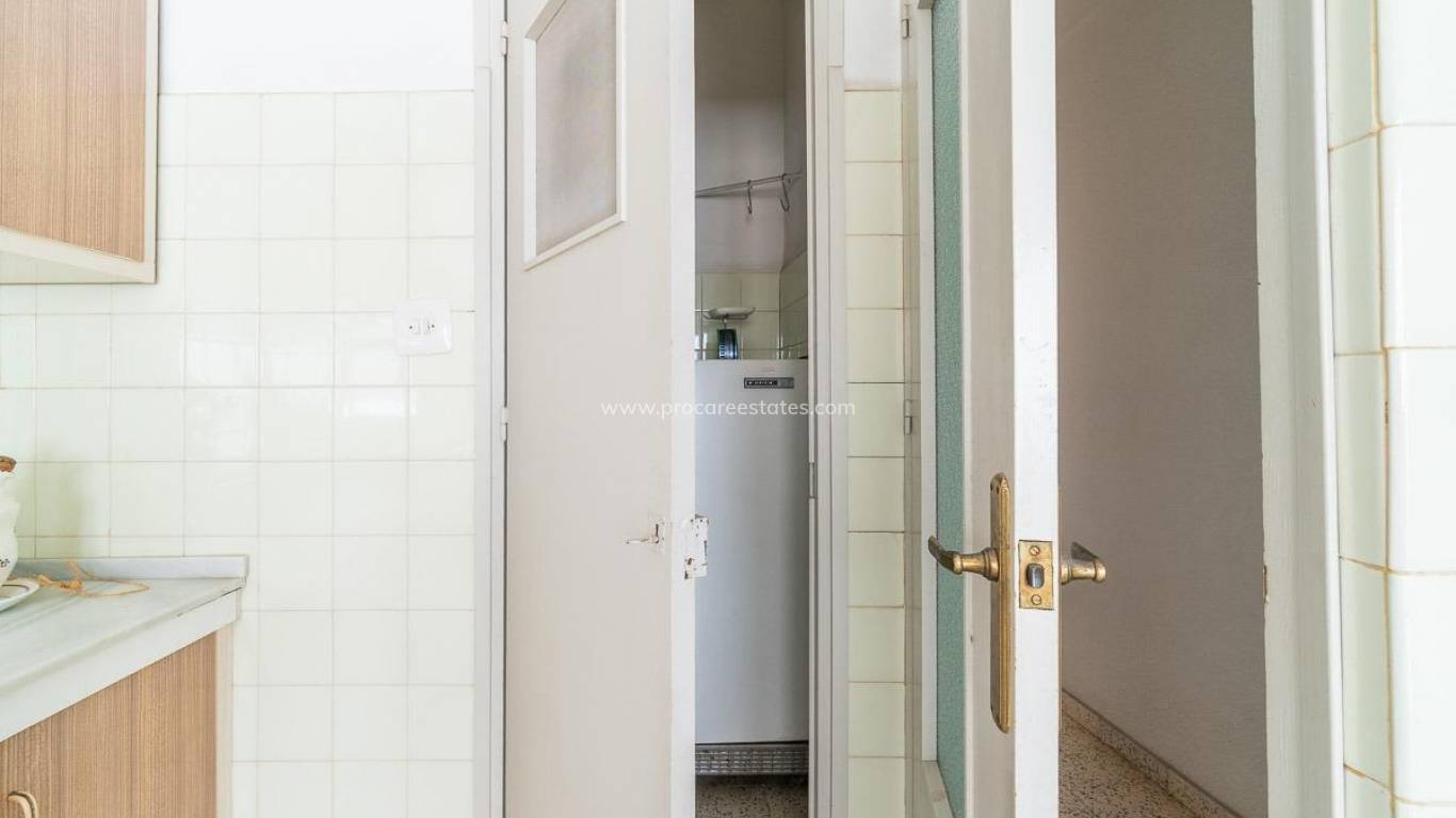 Resale - Apartment - Torrevieja - Carrefour Area
