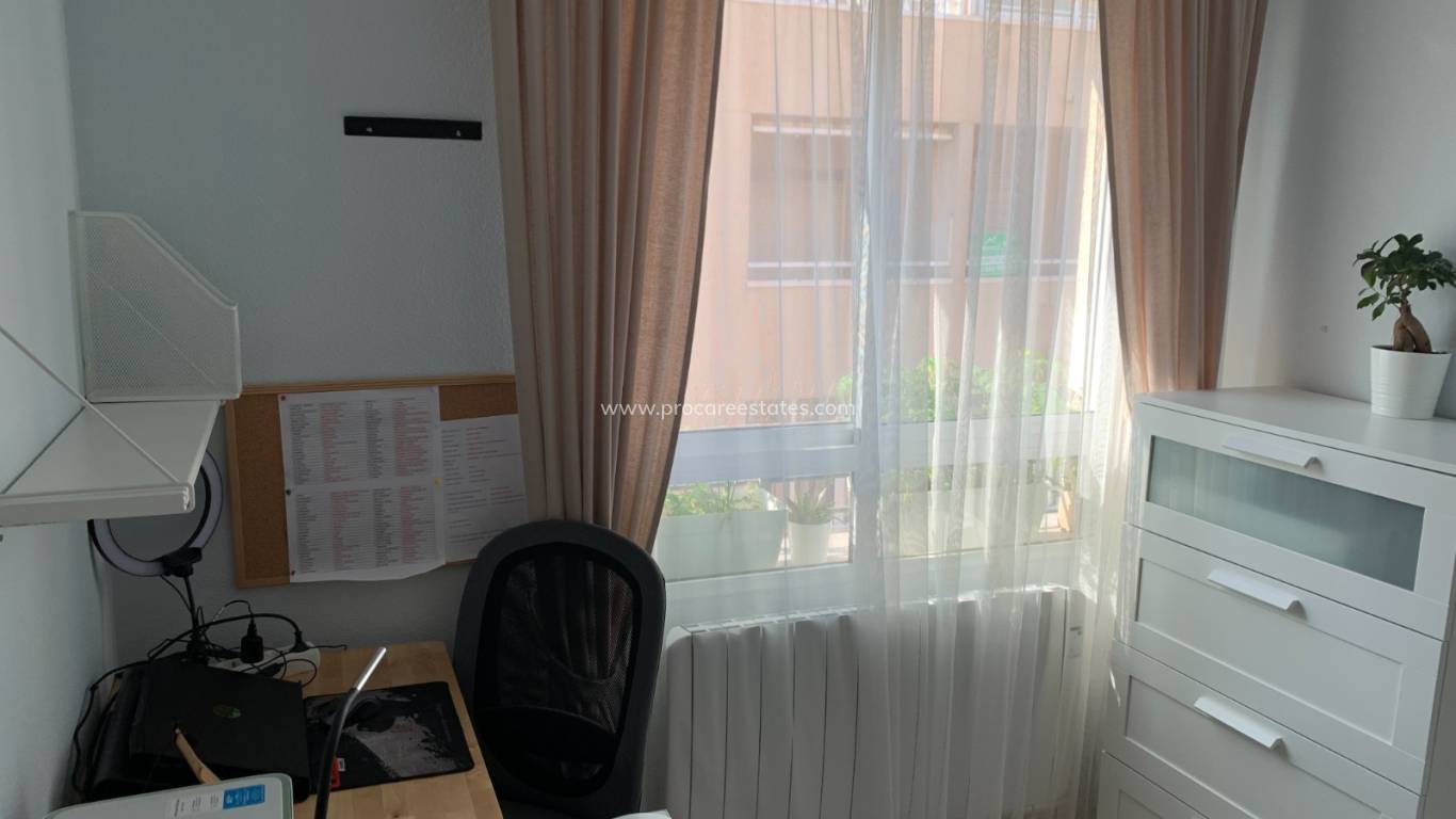 Resale - Apartment - Torrevieja - Centro