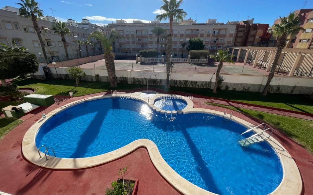 Resale - Apartment - Torrevieja - Comunidad Valenciana