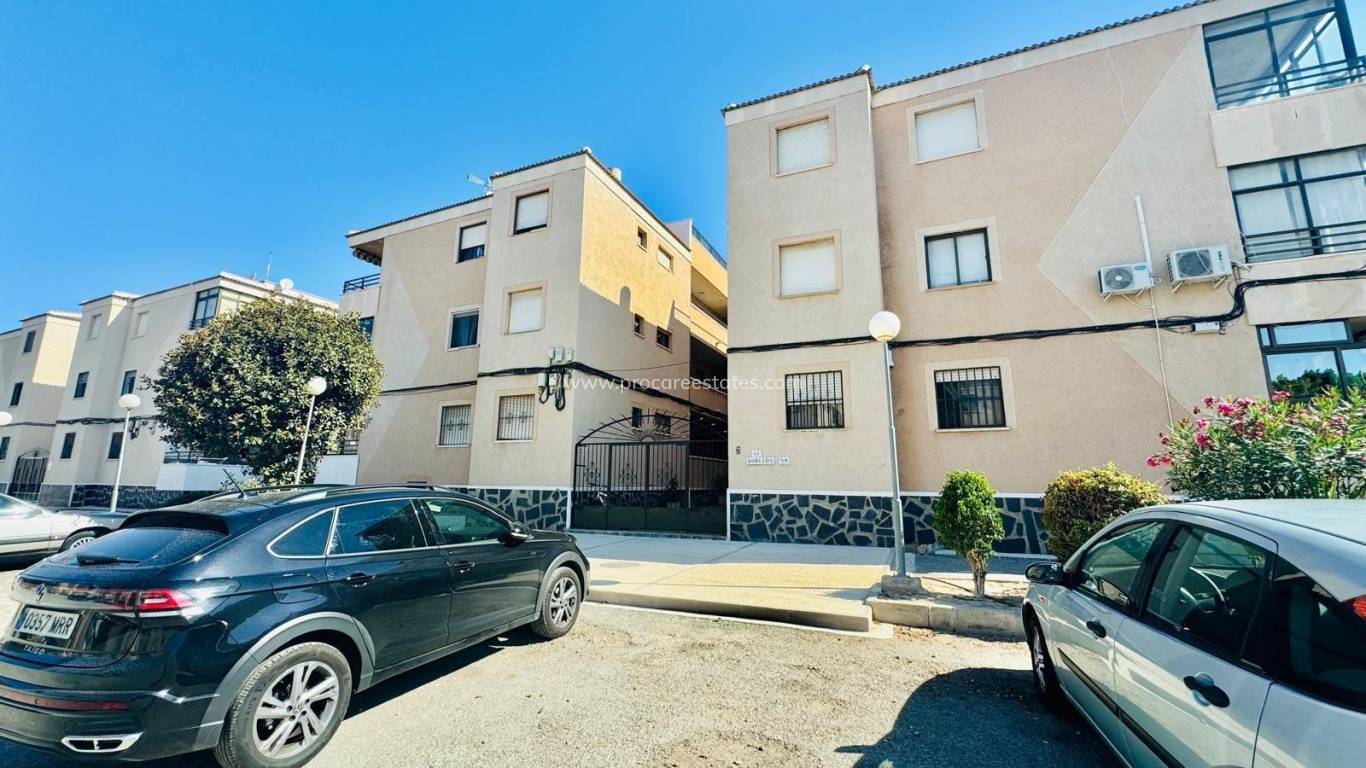 Resale - Apartment - Torrevieja - El Chaparral