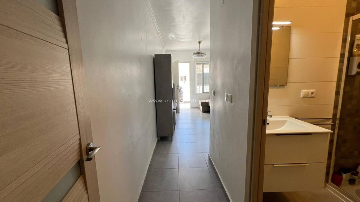 Resale - Apartment - Torrevieja - El Chaparral