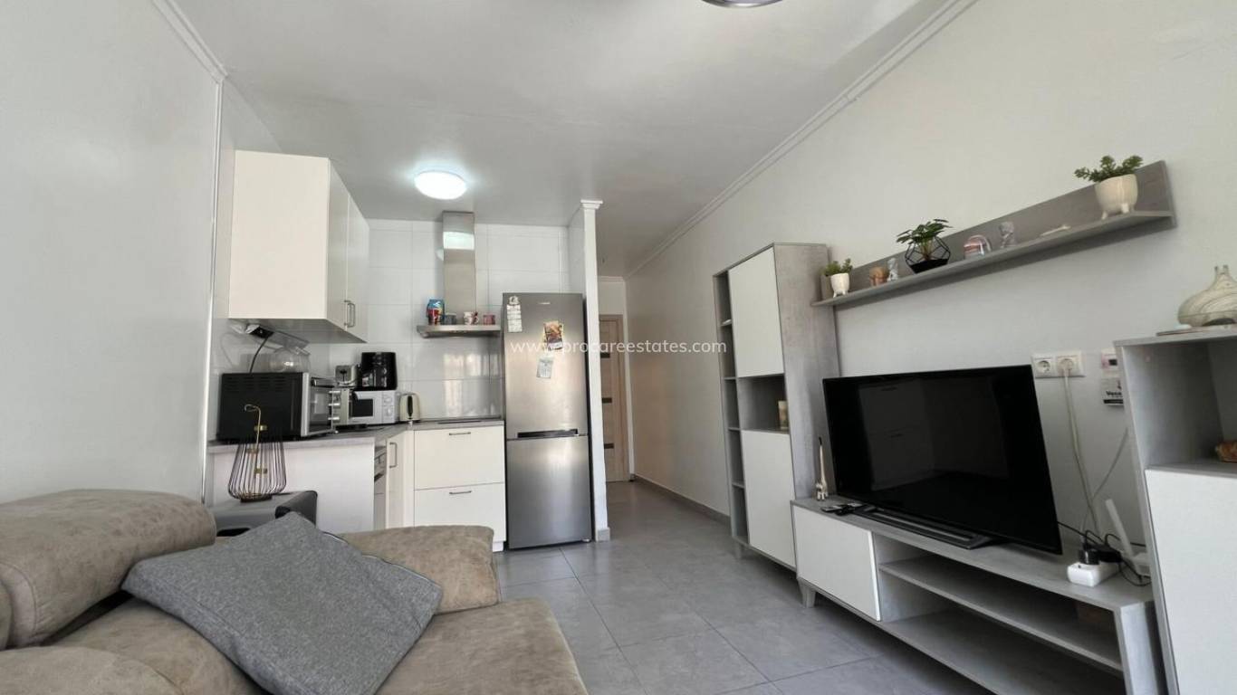 Resale - Apartment - Torrevieja - El Chaparral