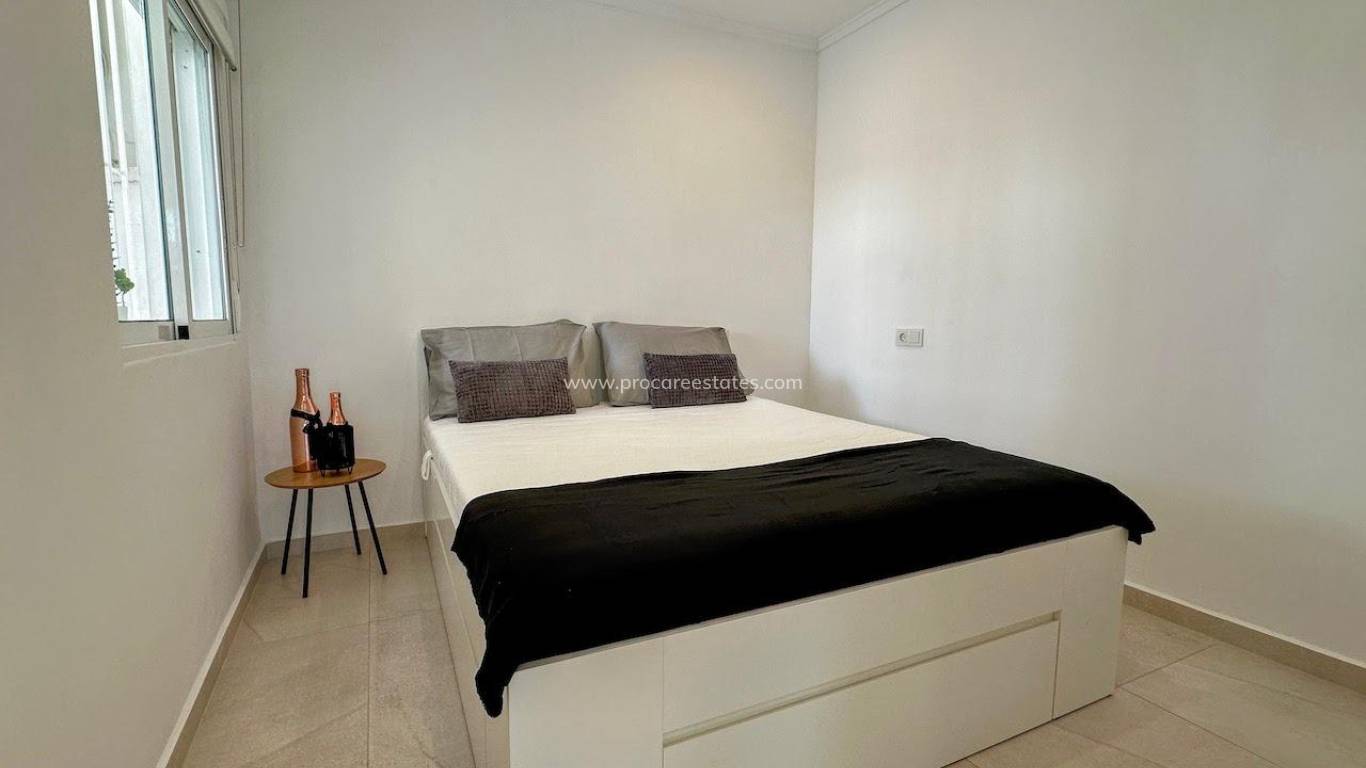 Resale - Apartment - Torrevieja - El Chaparral