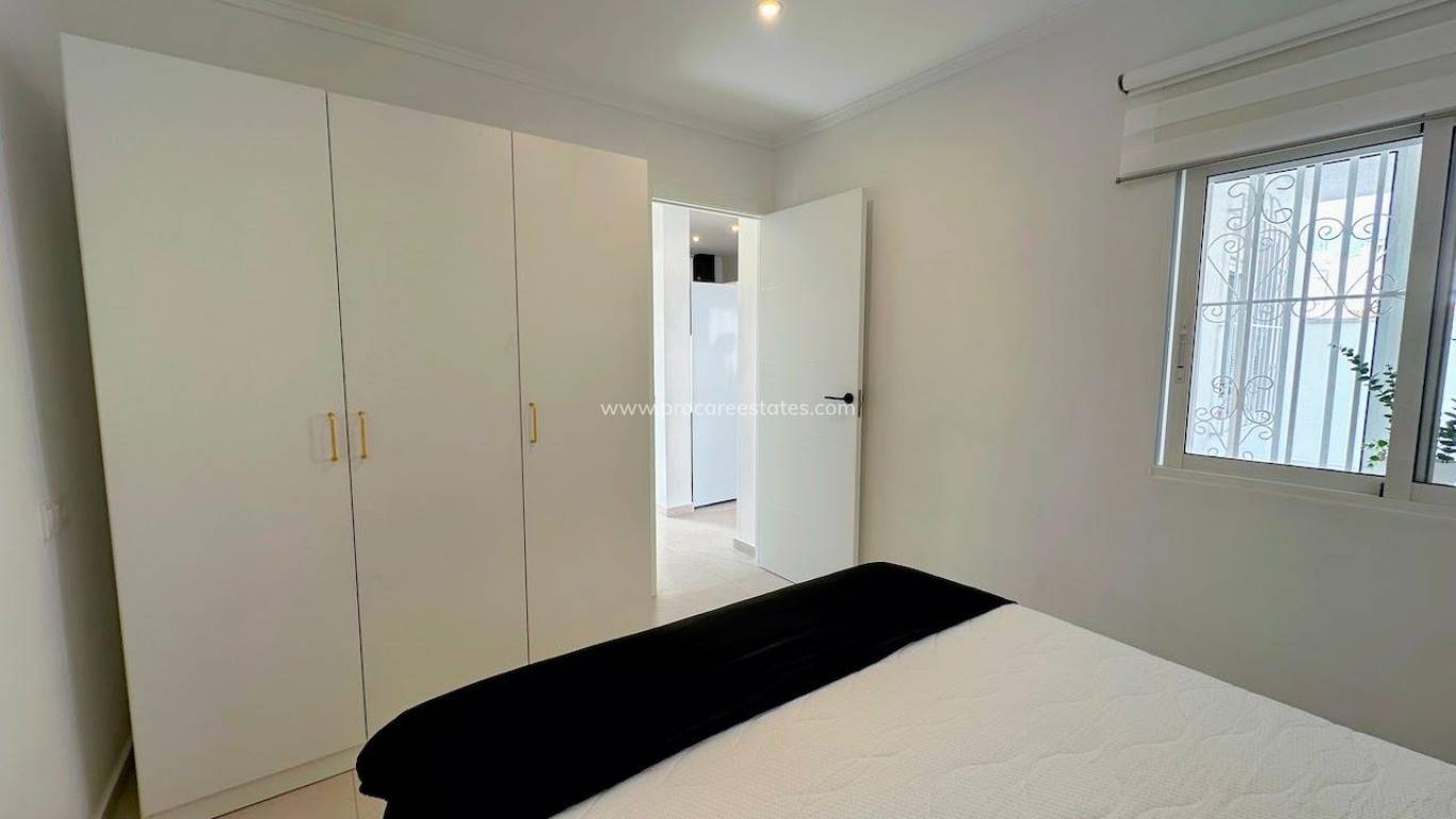 Resale - Apartment - Torrevieja - El Chaparral