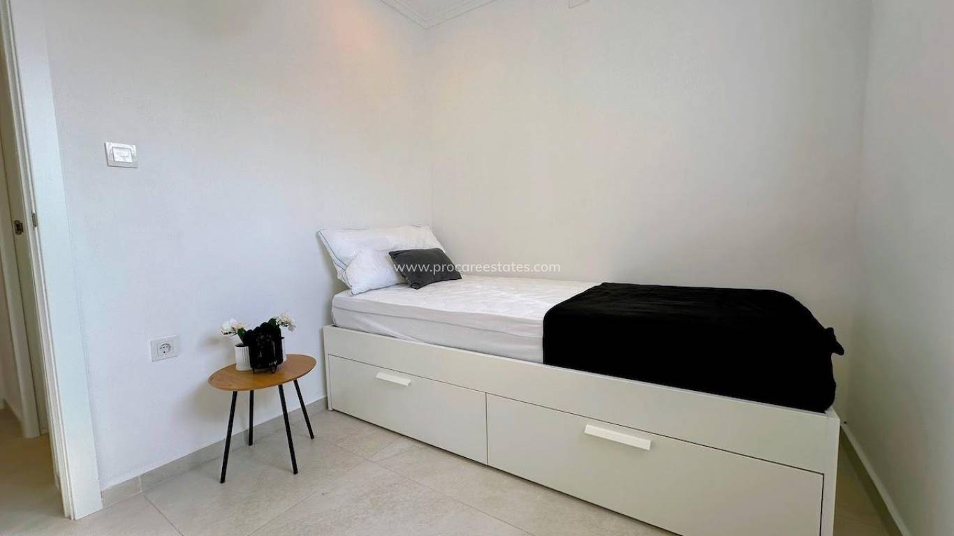 Resale - Apartment - Torrevieja - El Chaparral