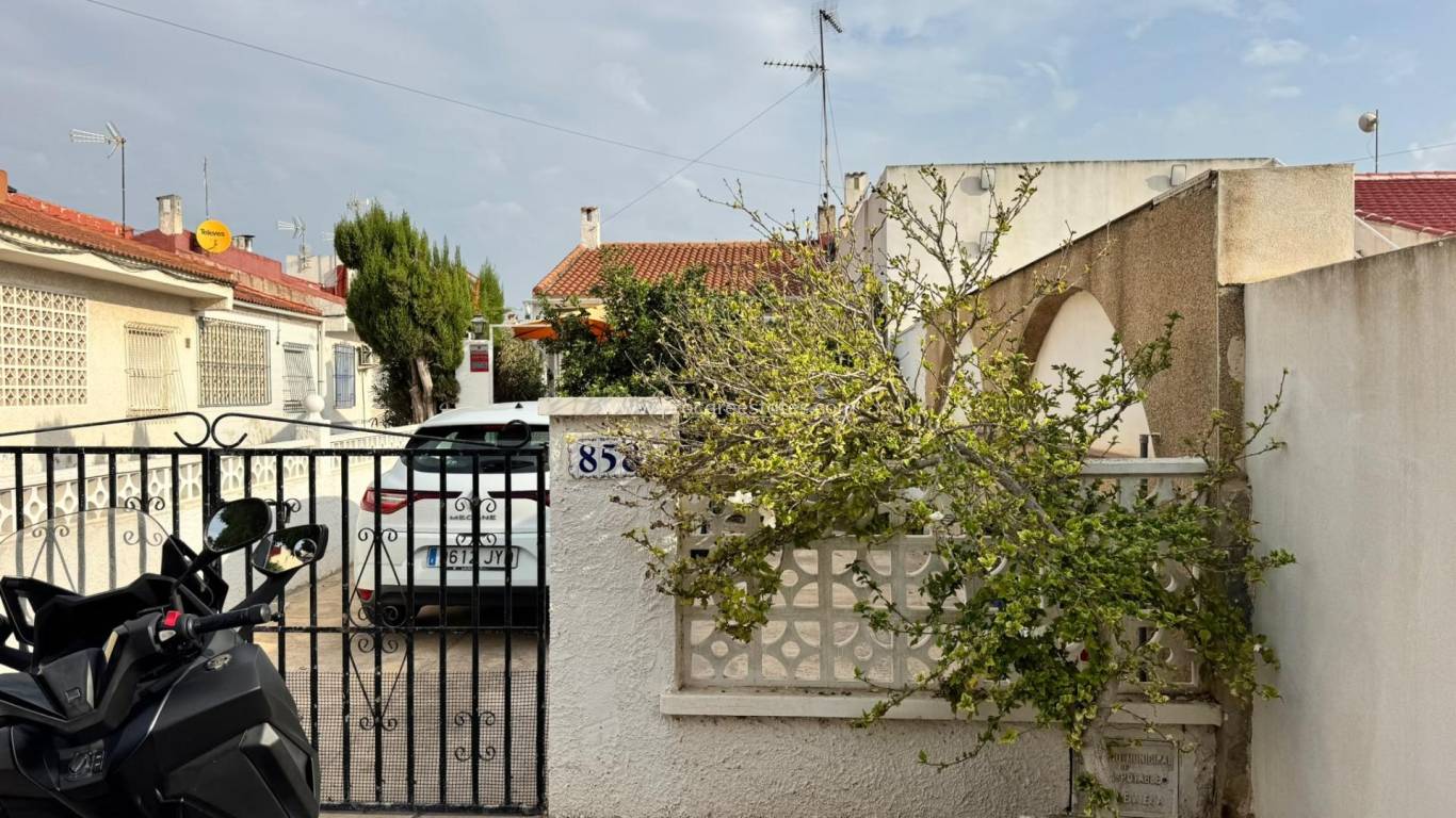 Resale - Apartment - Torrevieja - El Chaparral