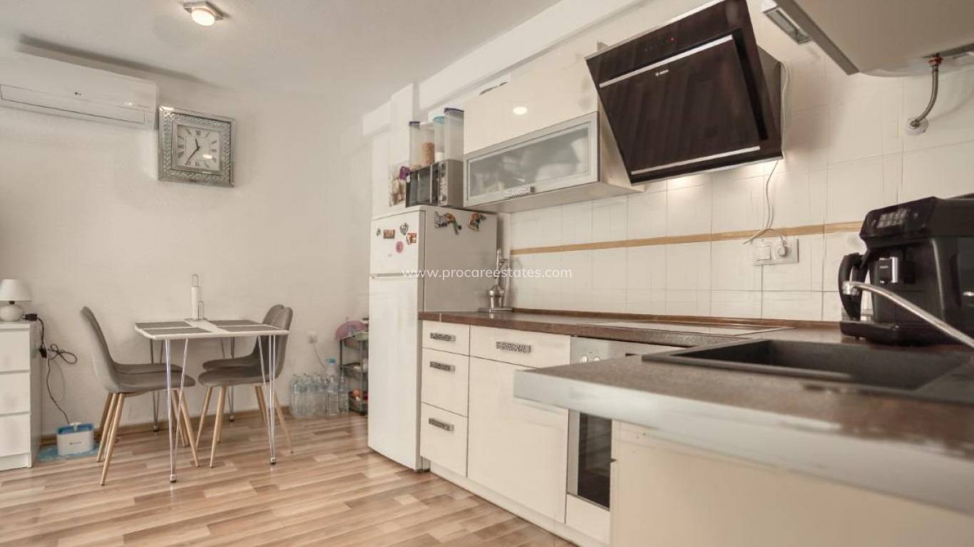 Resale - Apartment - Torrevieja - Eliseos playa