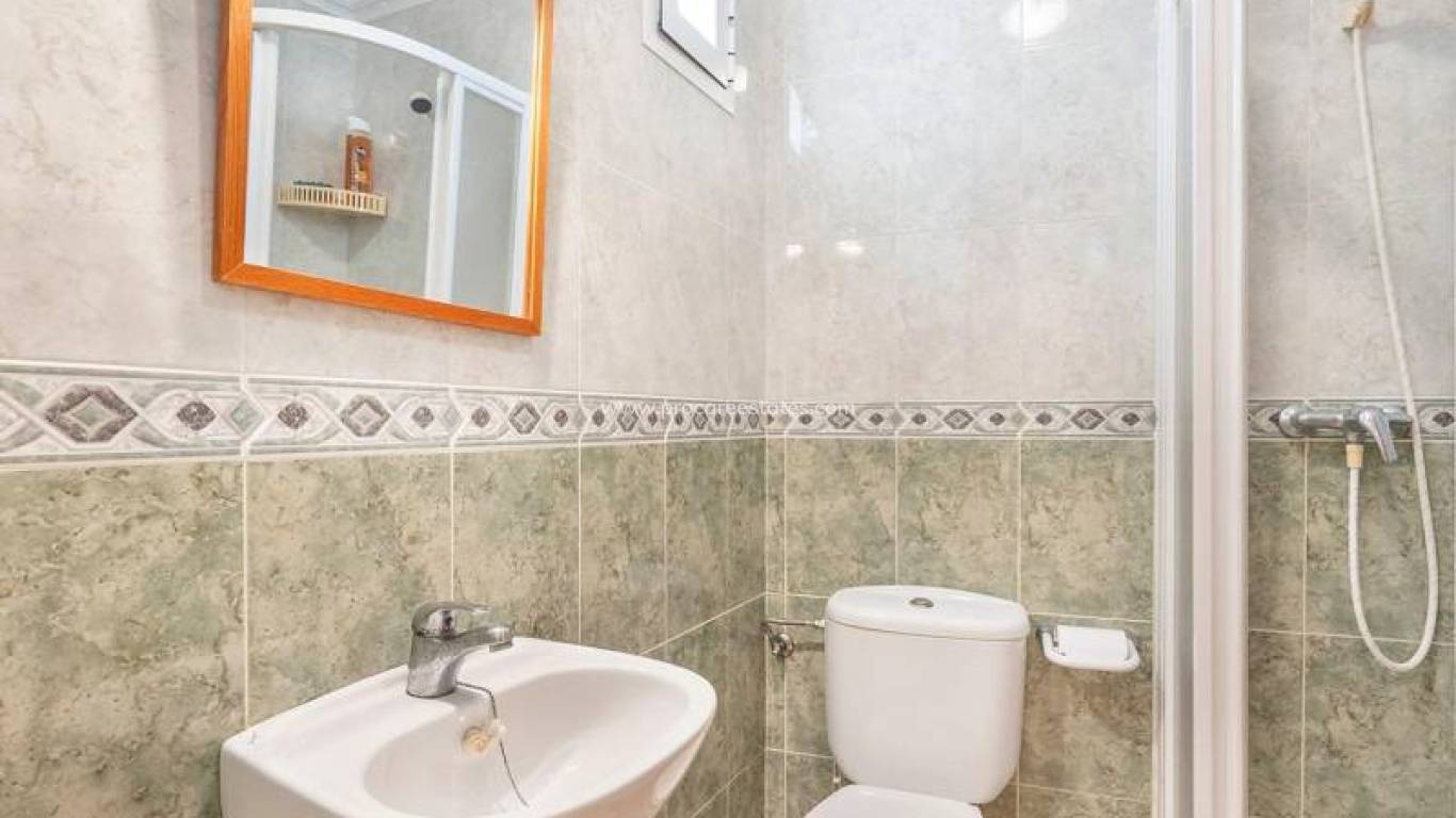 Resale - Apartment - Torrevieja - La Mata