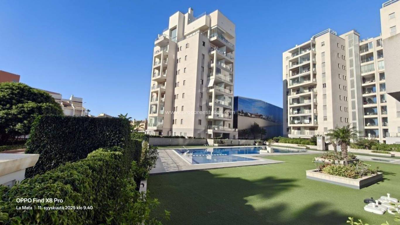 Resale - Apartment - Torrevieja - La Mata