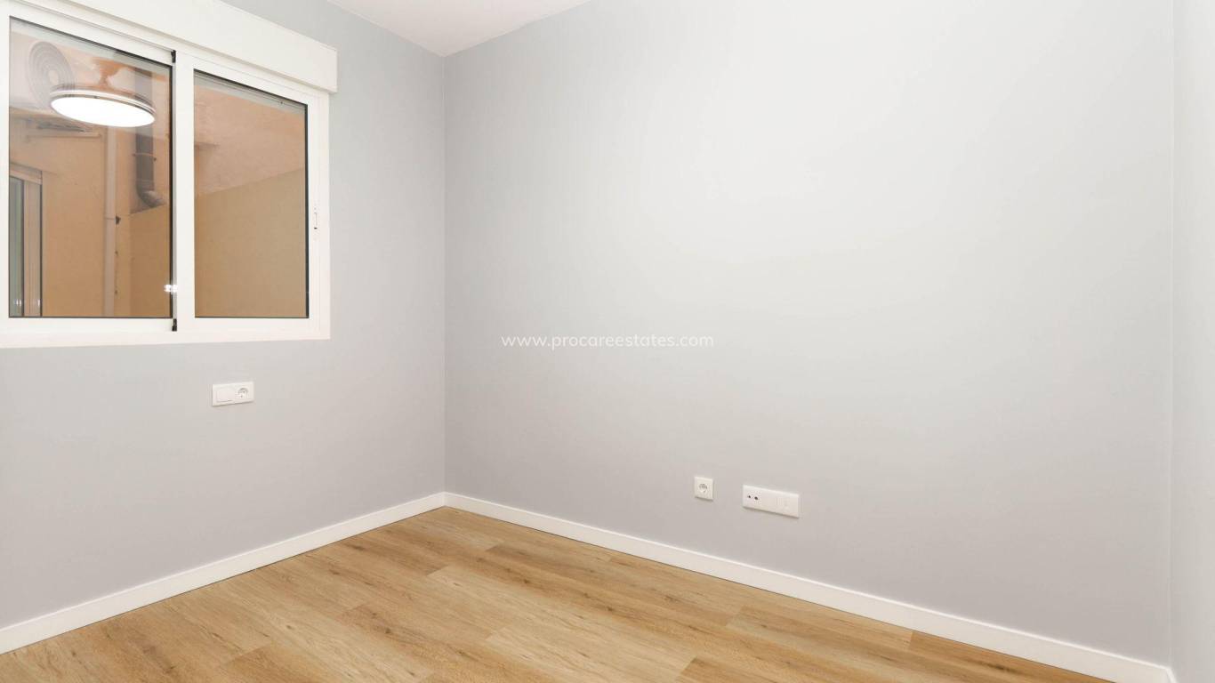 Resale - Apartment - Torrevieja - La Mata