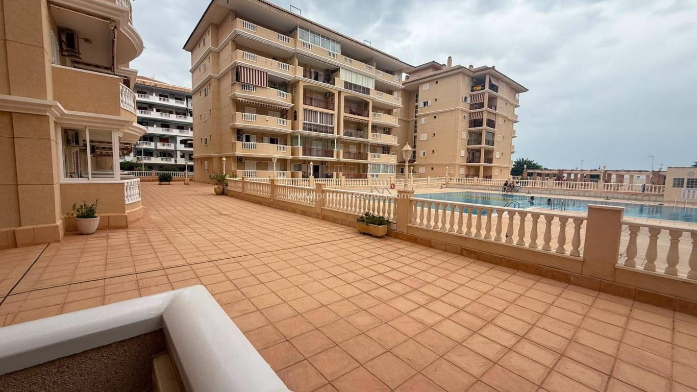 Resale - Apartment - Torrevieja - La Mata