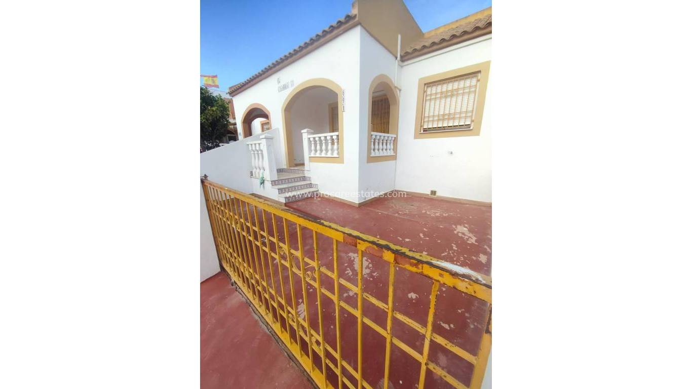 Resale - Apartment - Torrevieja - La Siesta - El Salado - Torreta