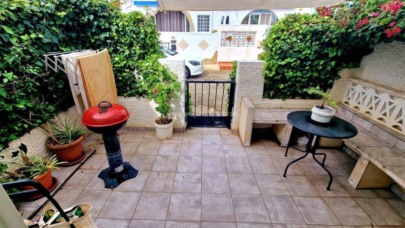 Resale - Apartment - Torrevieja - La Siesta - El Salado - Torreta