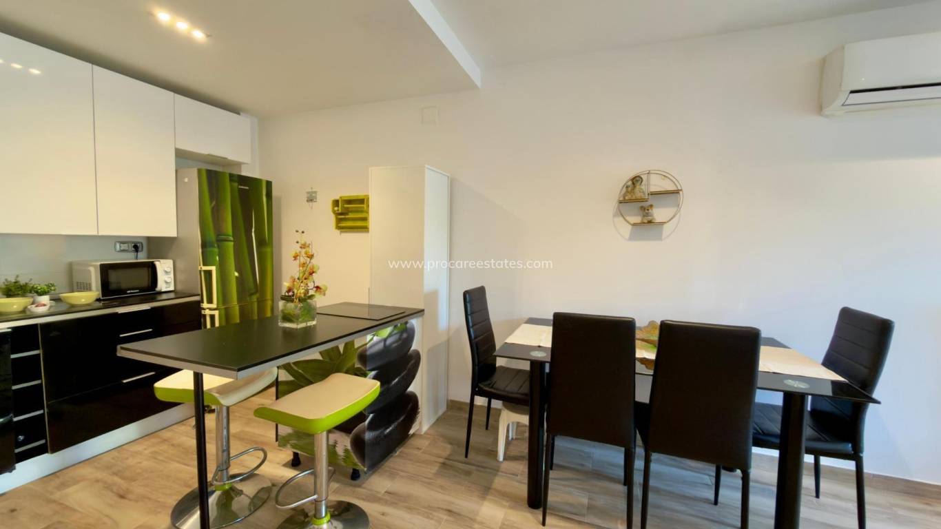 Resale - Apartment - Torrevieja - La Siesta - El Salado - Torreta