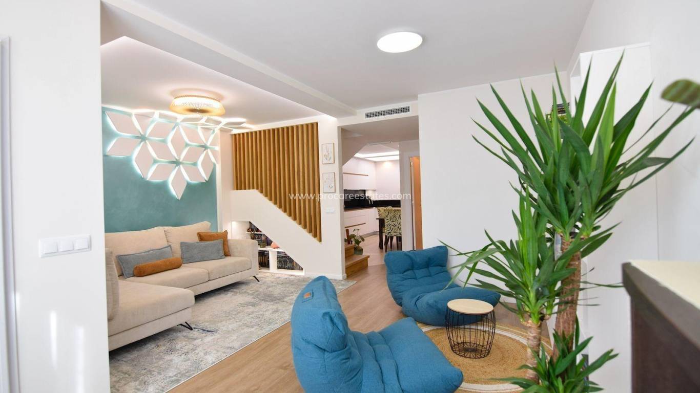 Resale - Apartment - Torrevieja - La Siesta - El Salado - Torreta