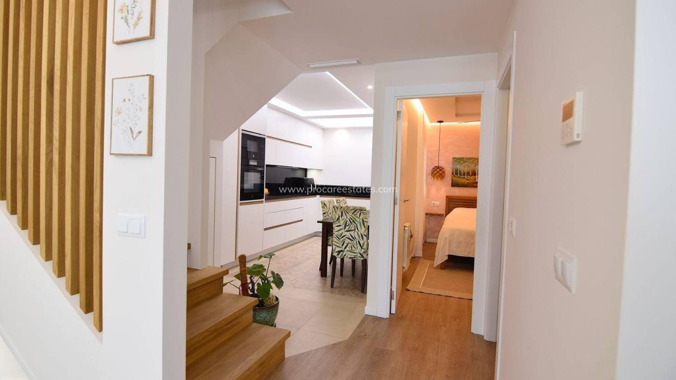 Resale - Apartment - Torrevieja - La Siesta - El Salado - Torreta