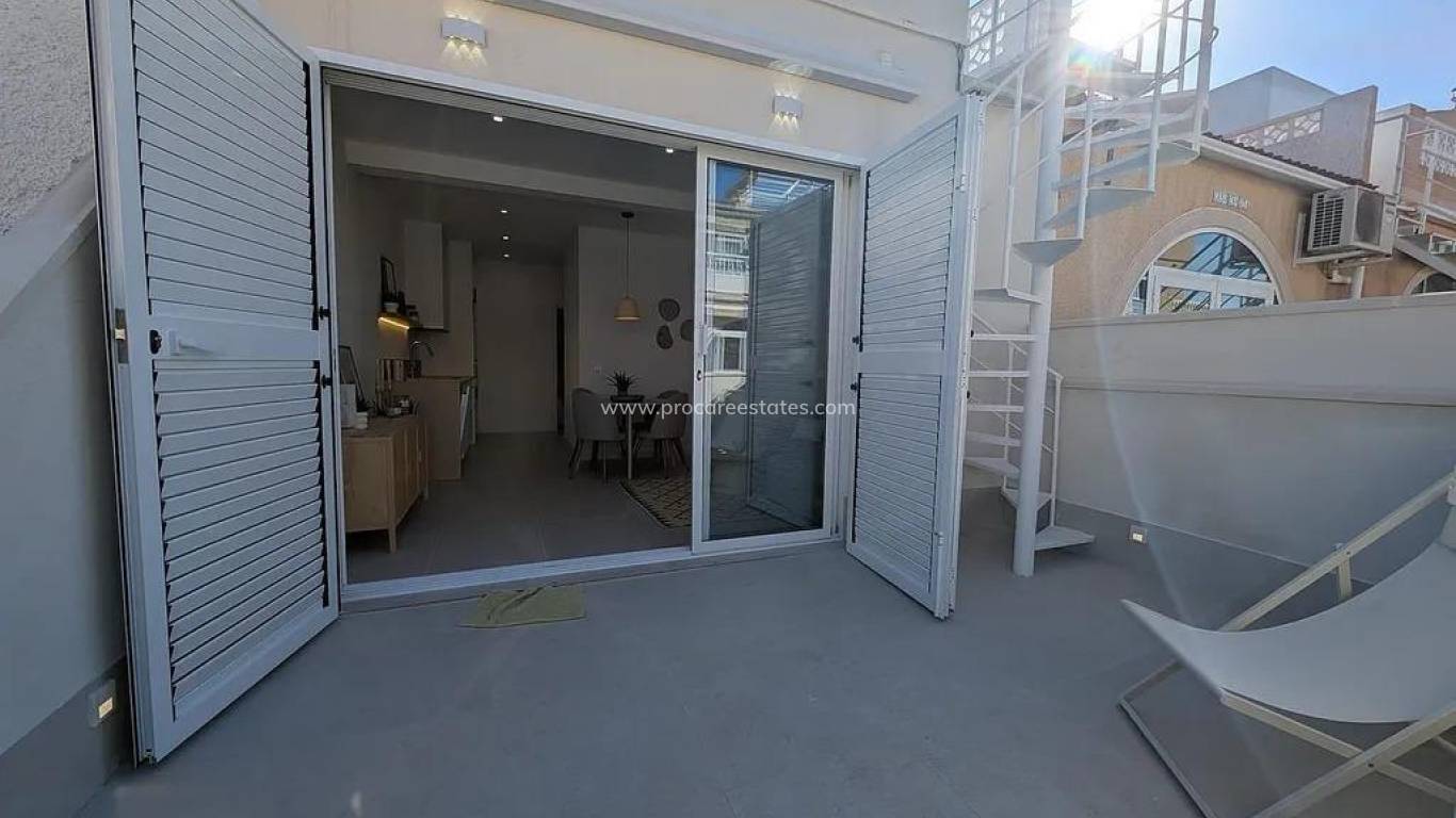 Resale - Apartment - Torrevieja - La Siesta - El Salado - Torreta