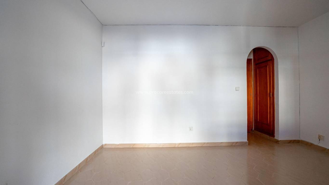 Resale - Apartment - Torrevieja - La Siesta - El Salado - Torreta