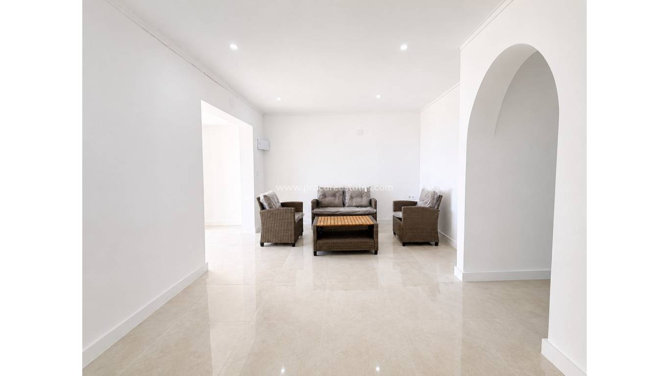 Resale - Apartment - Torrevieja - La Siesta - El Salado - Torreta