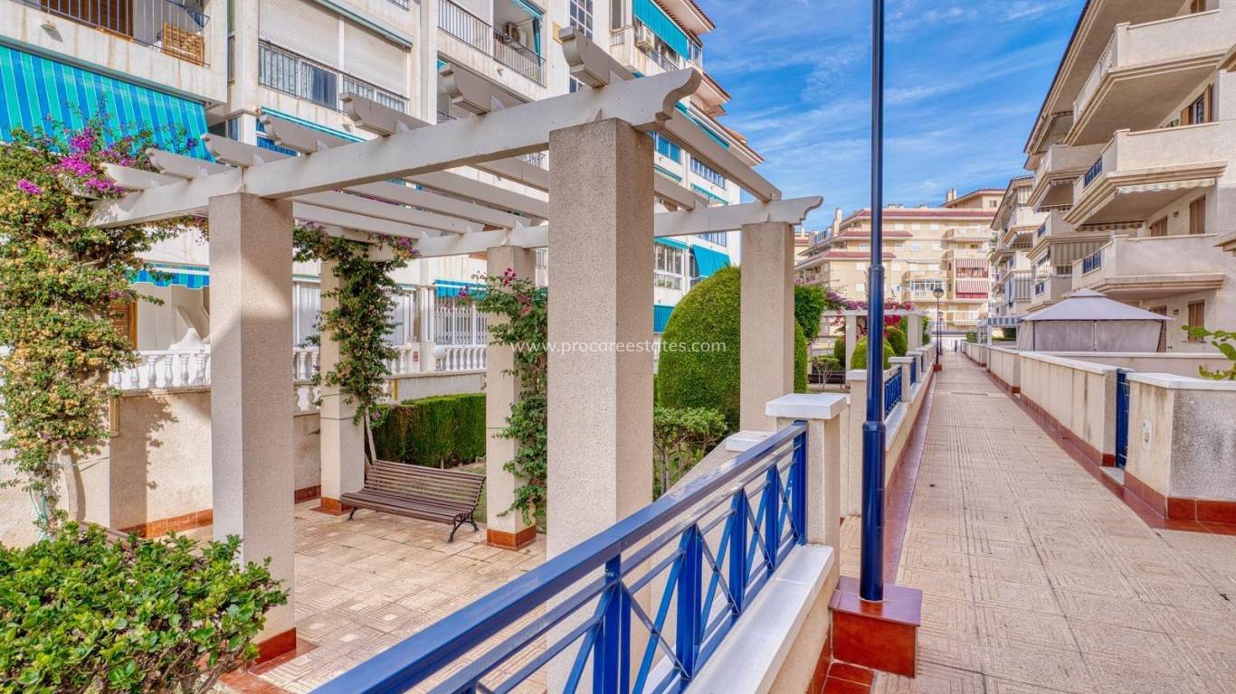 Resale - Apartment - Torrevieja - Los Europeos
