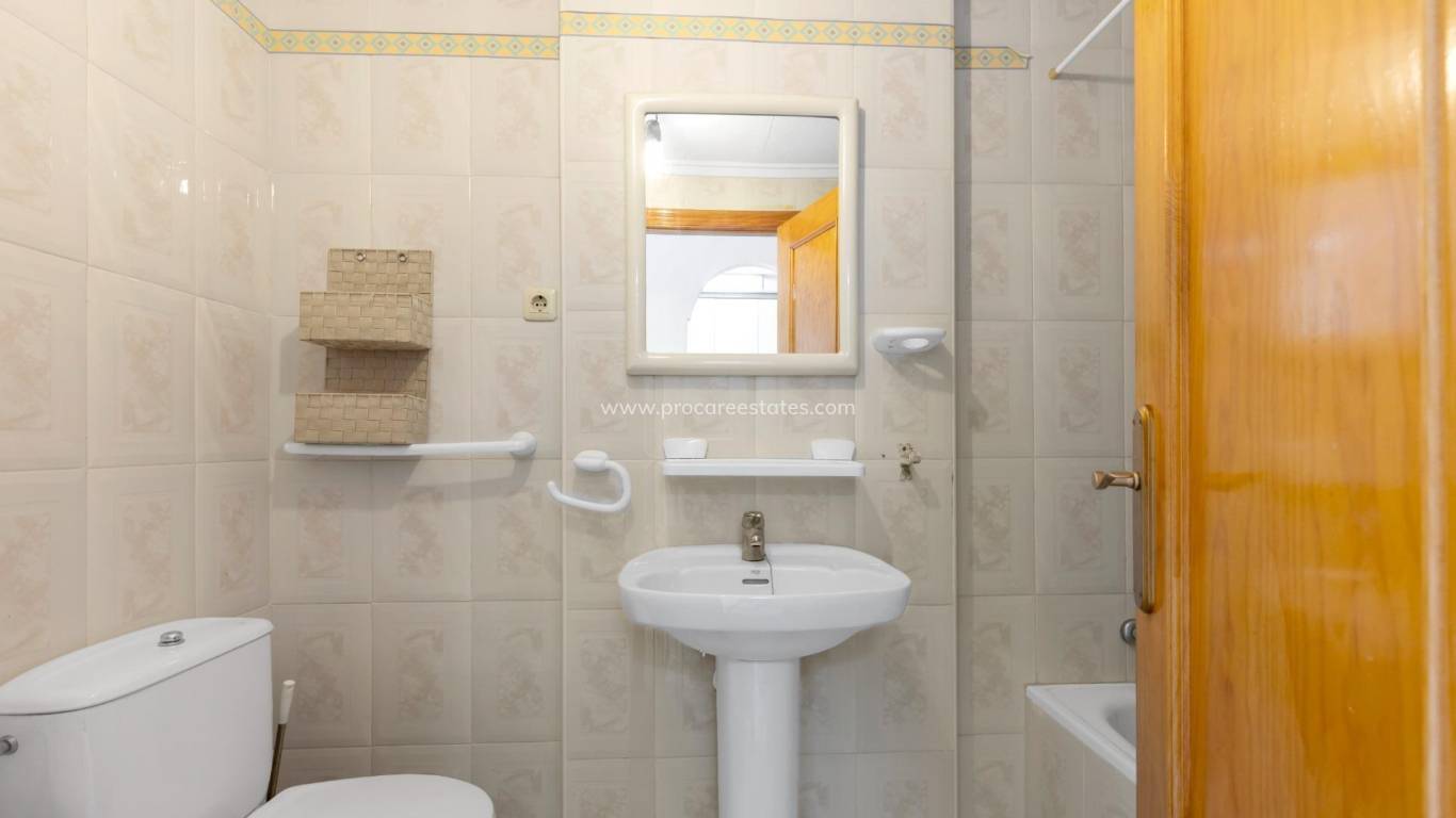 Resale - Apartment - Torrevieja - Los Europeos