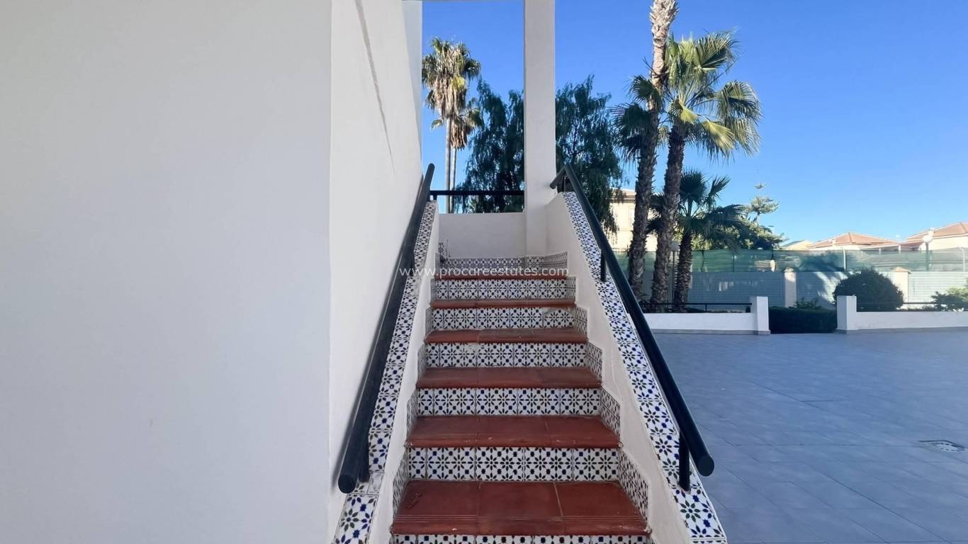 Resale - Apartment - Torrevieja - Miramar - Torre del Moro