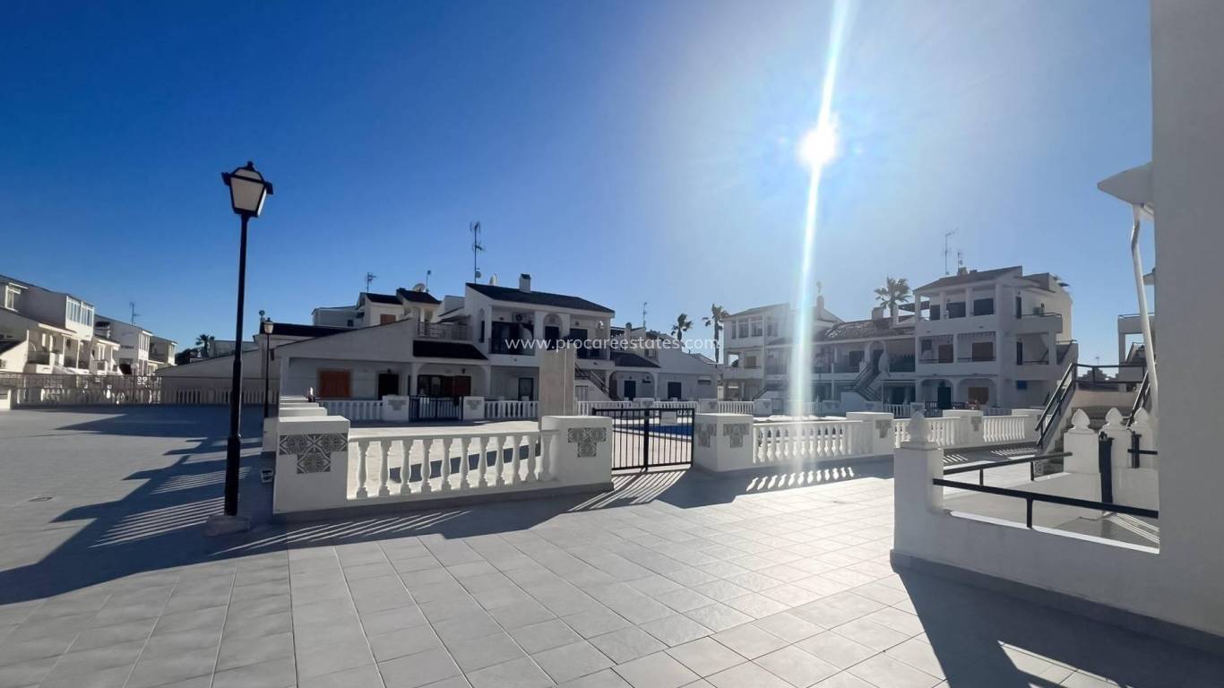 Resale - Apartment - Torrevieja - Miramar - Torre del Moro