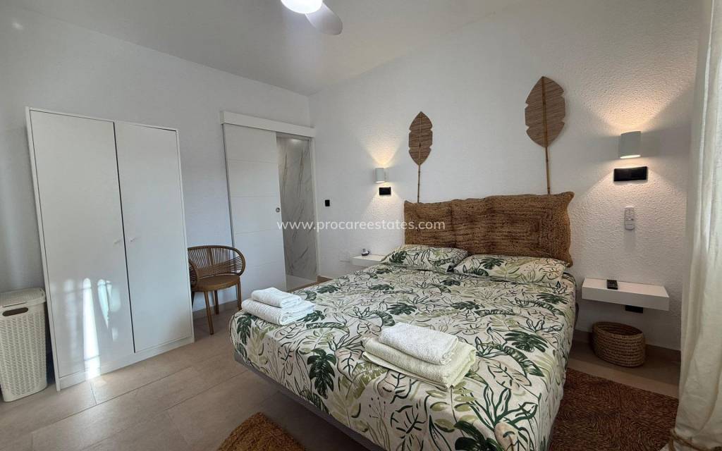 Resale - Apartment - Torrevieja - Miramar - Torre del Moro