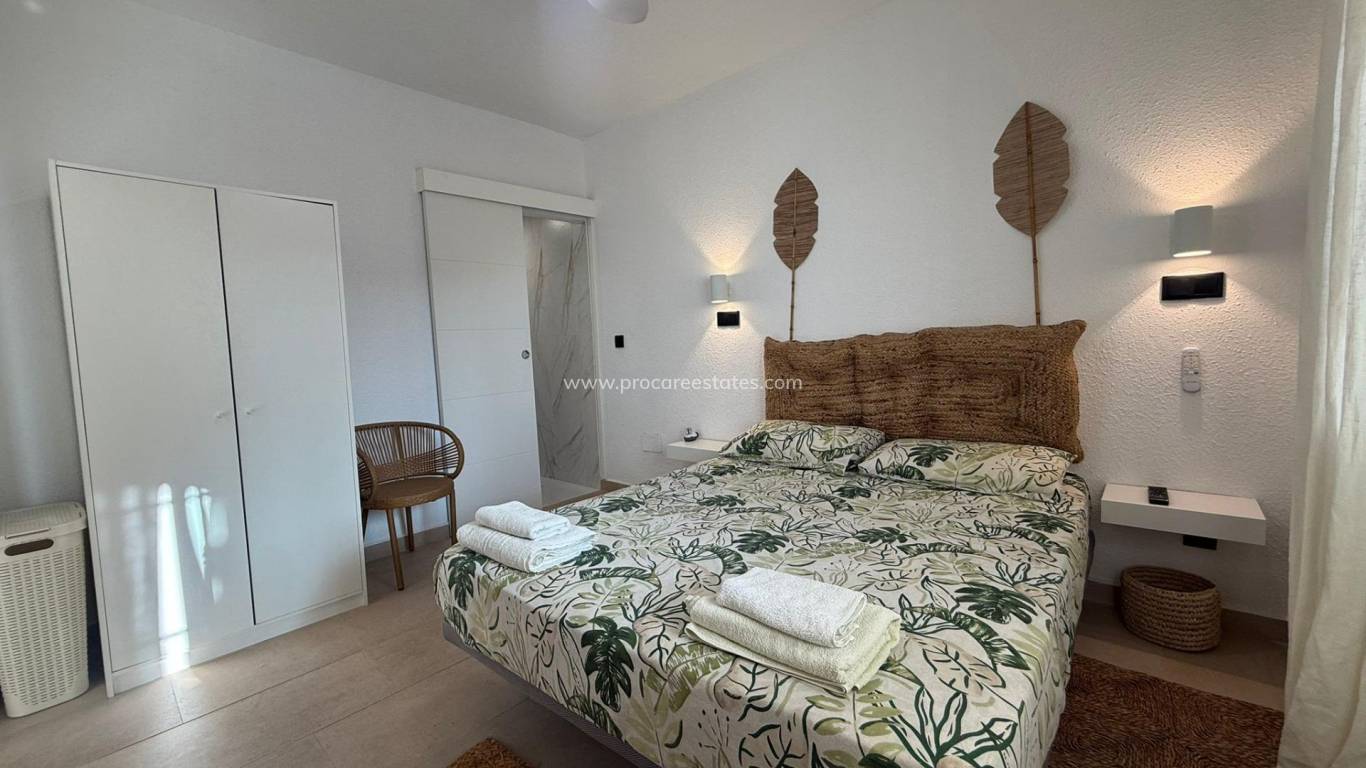 Resale - Apartment - Torrevieja - Miramar - Torre del Moro