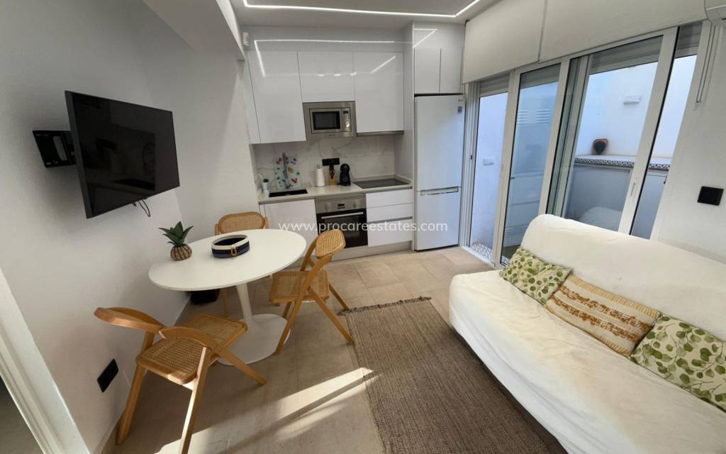 Resale - Apartment - Torrevieja - Miramar - Torre del Moro