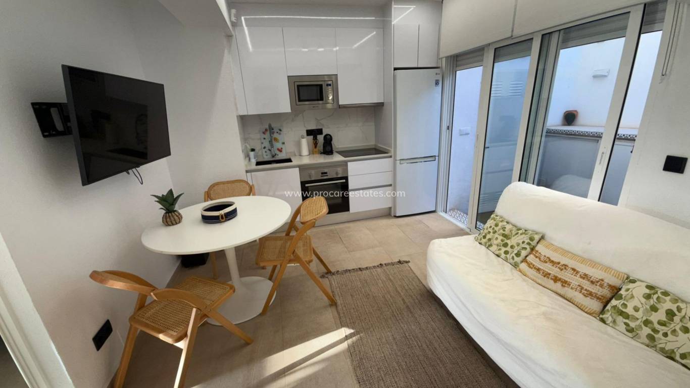 Resale - Apartment - Torrevieja - Miramar - Torre del Moro