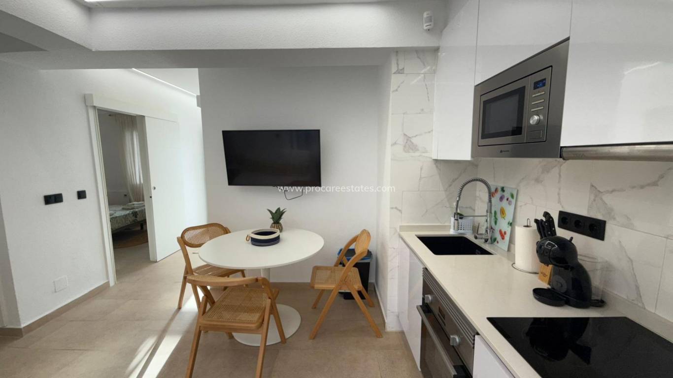 Resale - Apartment - Torrevieja - Miramar - Torre del Moro