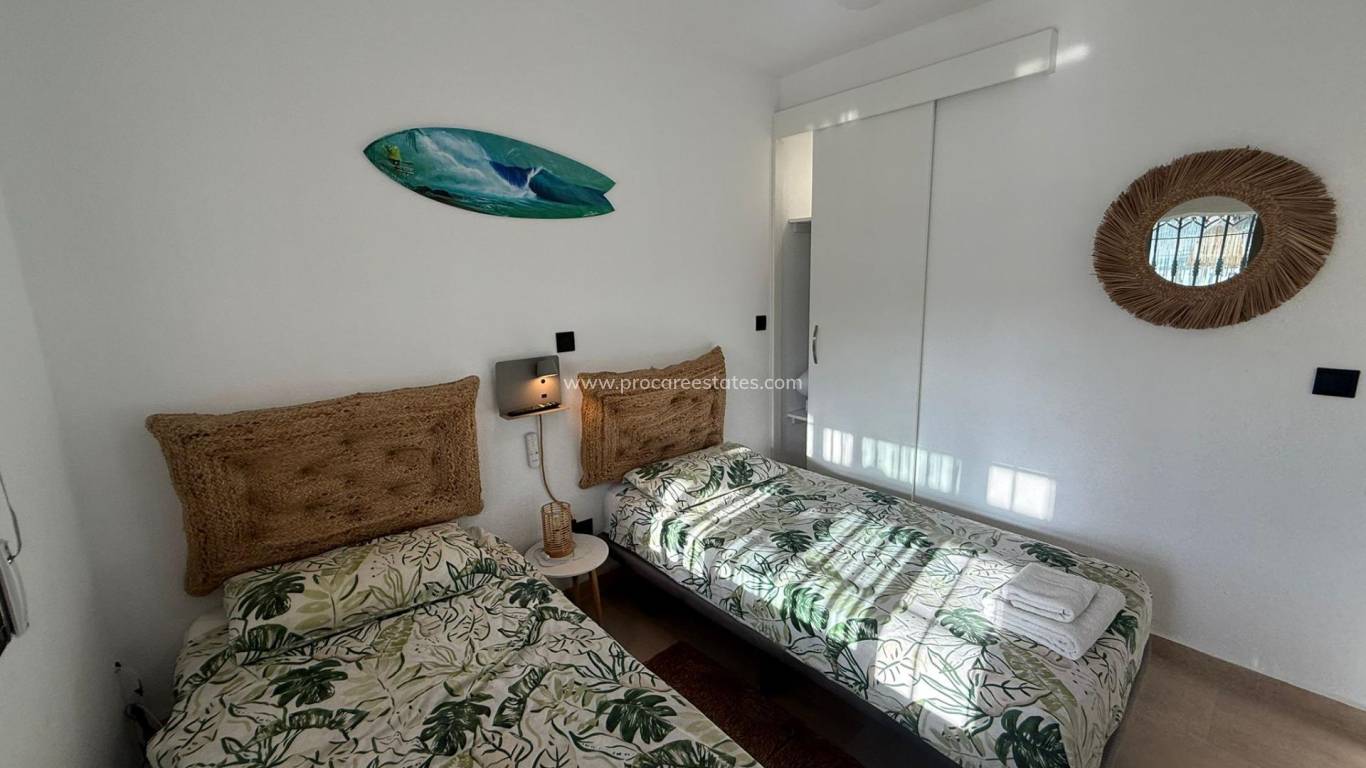 Resale - Apartment - Torrevieja - Miramar - Torre del Moro