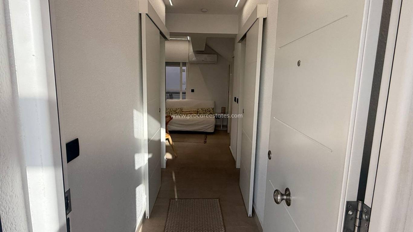 Resale - Apartment - Torrevieja - Miramar - Torre del Moro