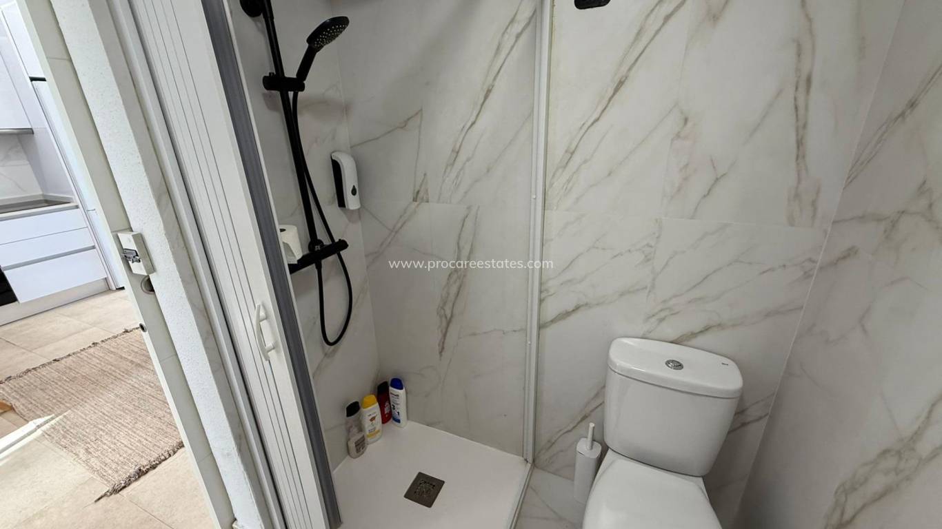 Resale - Apartment - Torrevieja - Miramar - Torre del Moro