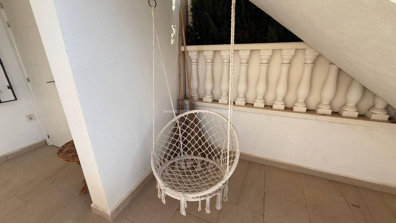 Resale - Apartment - Torrevieja - Miramar - Torre del Moro