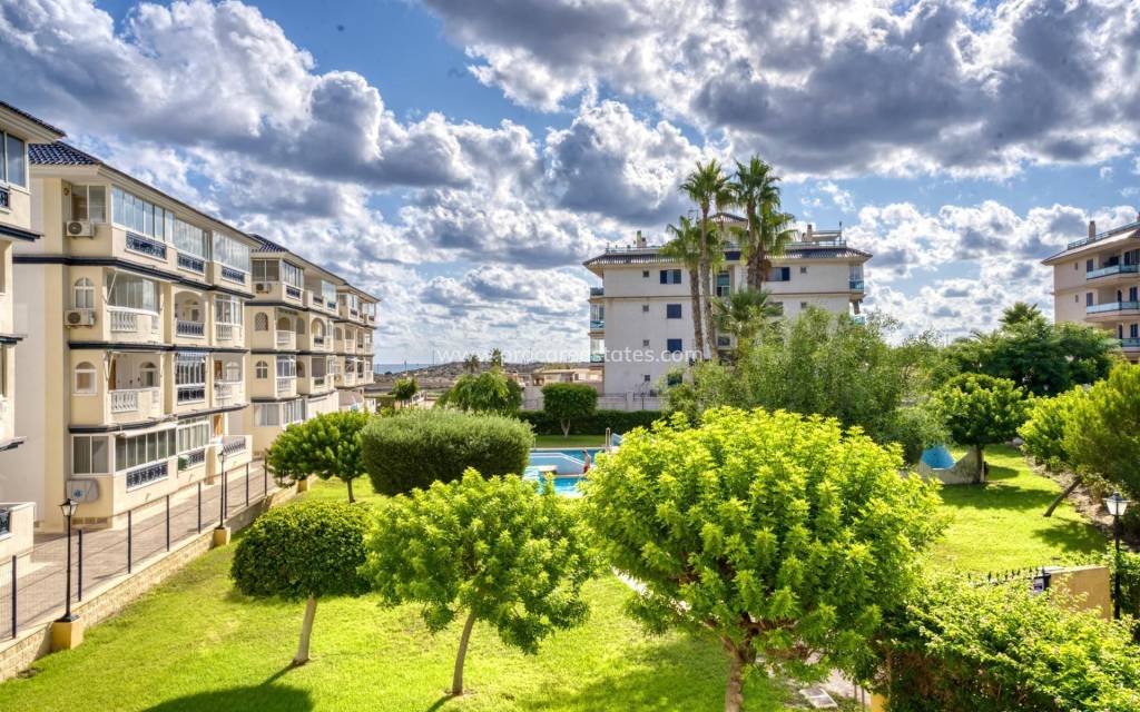 Resale - Apartment - Torrevieja - Parque Acuático - Sector 25