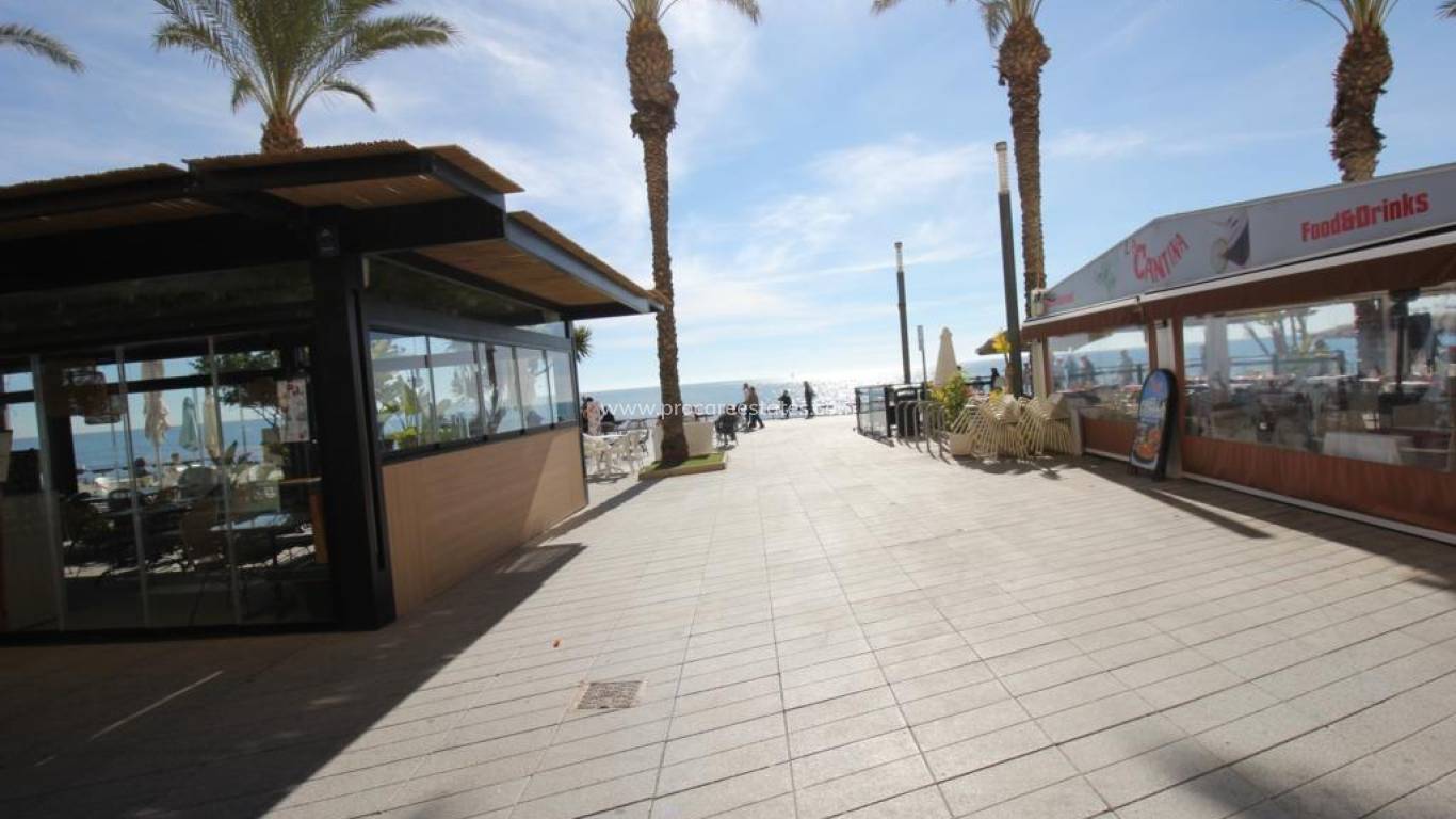 Resale - Apartment - Torrevieja - Paseo maritimo