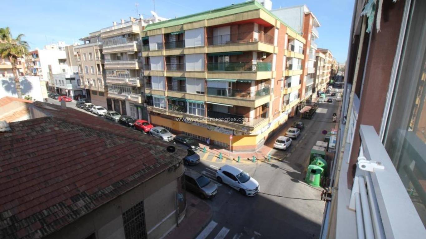 Resale - Apartment - Torrevieja - Paseo maritimo