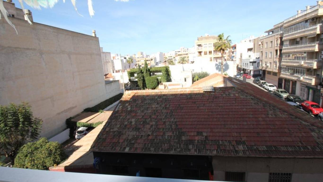 Resale - Apartment - Torrevieja - Paseo maritimo